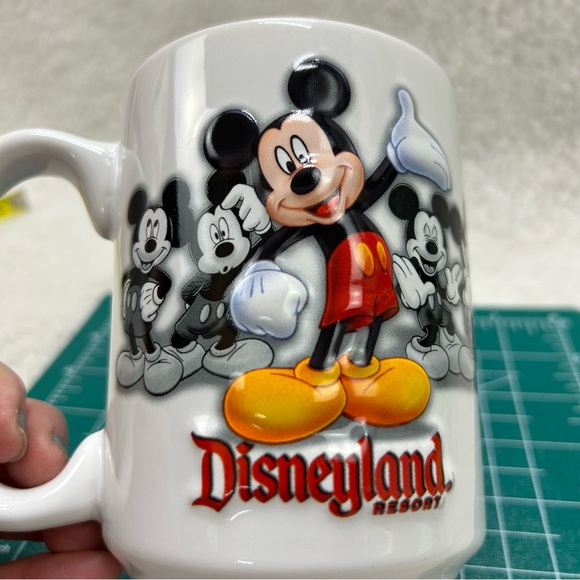 Mickey Mouse coffee cup mug Disney Parks 3-D raised - Picture 7 of 9